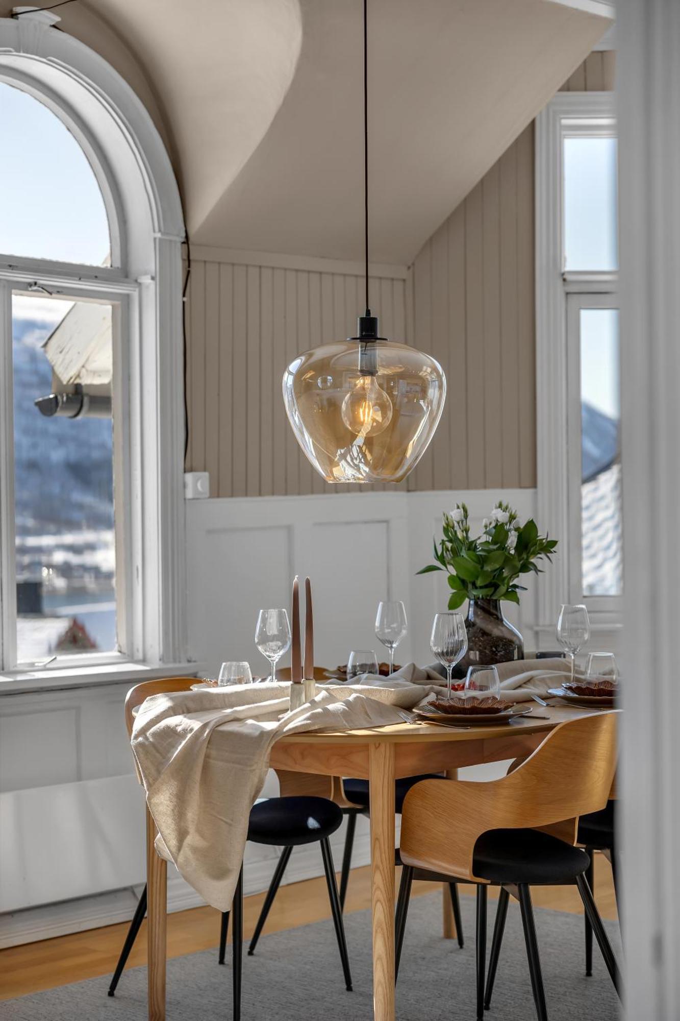 Lovely City Center Apartment With Amazing Views And Free Parking! Tromsø Exterior foto